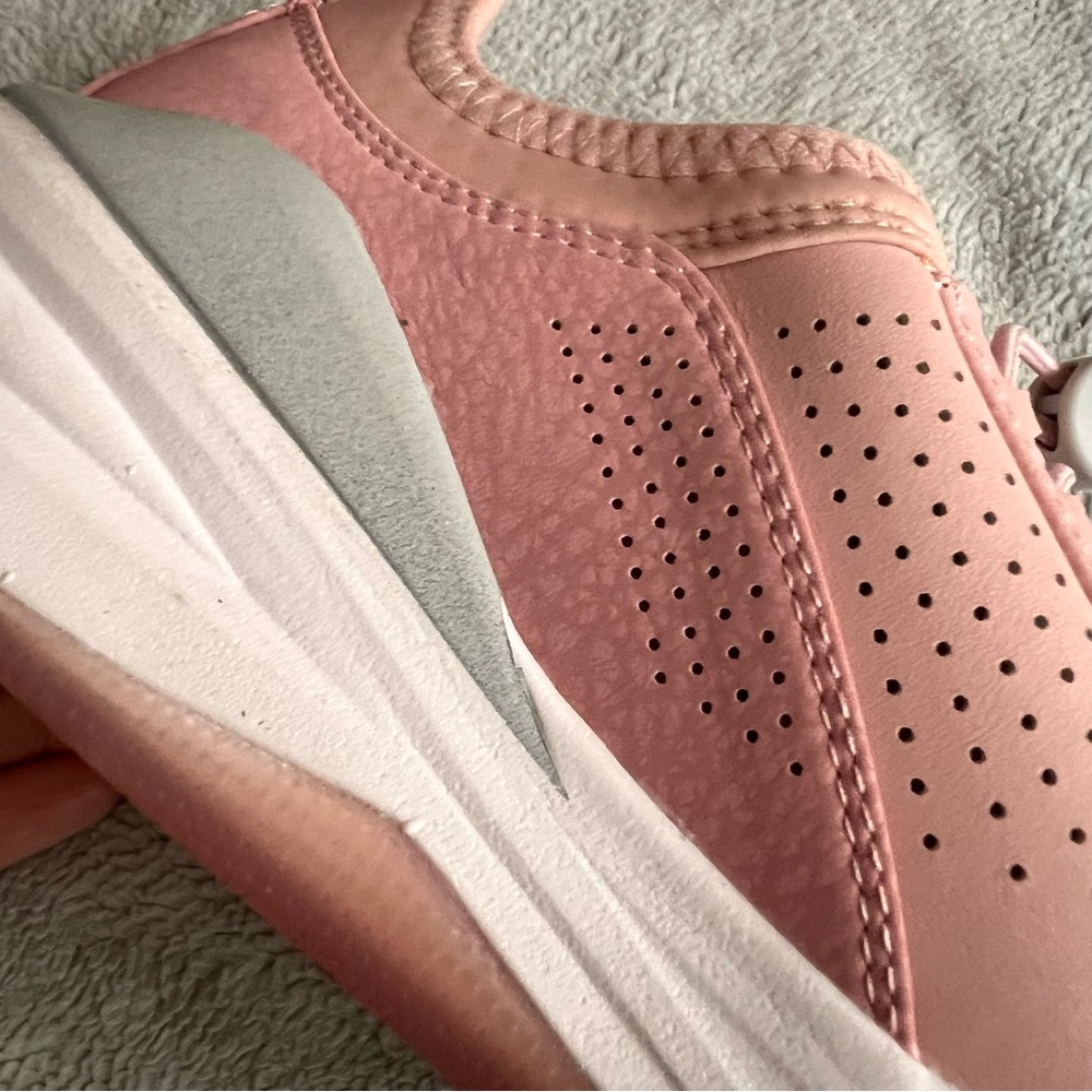 Clove Classic Nursing Clarino Vegan Leather Elastic Cushion Sneaker Shoe Pink Up - Picture 14 of 17